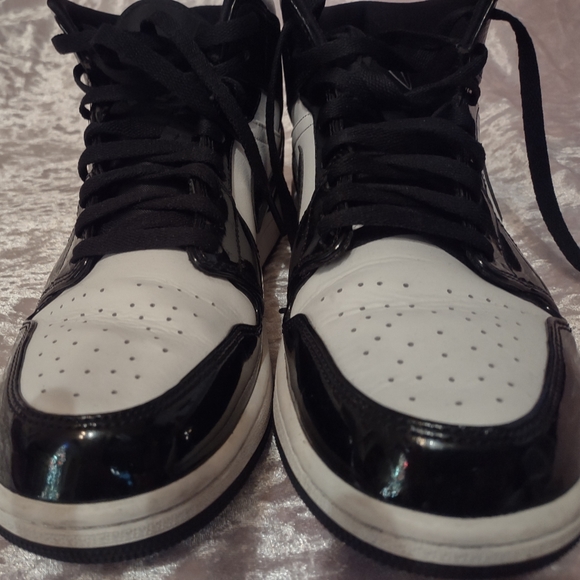 NIKE AIR JORDANS sz11 - Picture 2 of 12